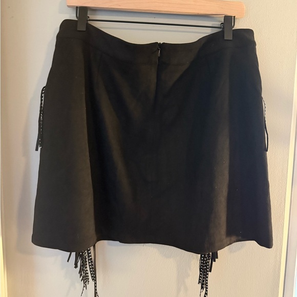 SHEIN Silver and Black Embellished Mini Skirt for Night Out - Picture 3 of 9